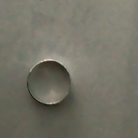 Hammered silver ring - Picture 2 of 3